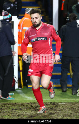 Leicester, Royaume-Uni. 16 janvier, 2015. European Rugby Champions Cup. Leicester Tigers et écarlate. Jordan Williams (Scarlets) s'épuise au début du jeu. Credit : Action Plus Sport/Alamy Live News Banque D'Images