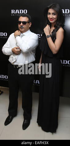 Maitra Rukmini modèle porte la nouvelle collection de montres Rado Rado pendant les 'Bijoux dévoile Mariage Collection' à Rado Showroom à Kolkata. © Bhaskar Mallick/Pacific Press/Alamy Live News Banque D'Images