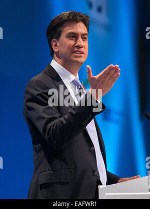 Ed Miliband, chef de l'opposition, en parlant à la conférence annuelle de l'IBC à l'hôtel Grosvenor,Londres Banque D'Images