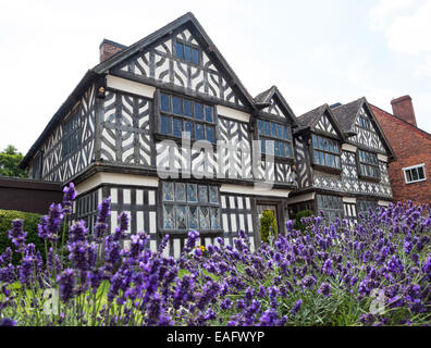 Churche's Mansion est un manoir élisabéthain noir et blanc à pans de bois à Hospital Street à Nantwich, Cheshire, Angleterre, Royaume-Uni Banque D'Images