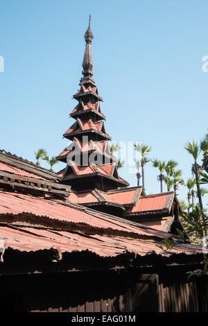 Monastère de Bagaya Kyaung,Inwa,Ava, près de Mandalay, Birmanie, Myanmar, l'Asie du Sud, Asie, Banque D'Images