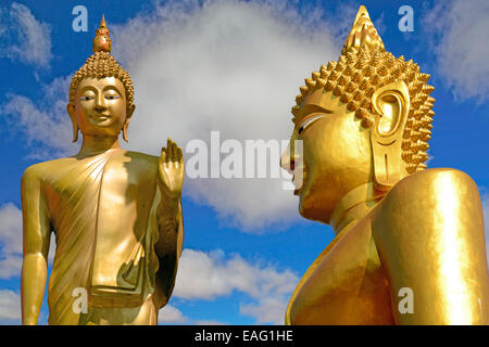 Deux bouddhas d'or en Thailande Banque D'Images