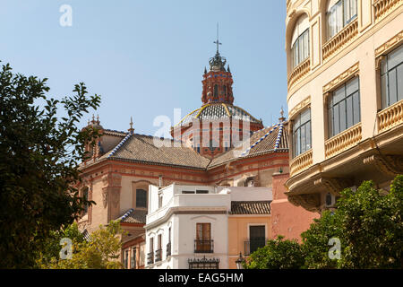 L'église baroque Iglesia Santa María Magdalena, dans le centre de Séville, Espagne Banque D'Images