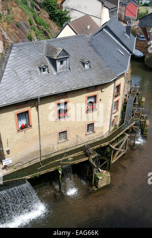 Hackenberger Muehle moulin à eau sur la rivière Sarre Allemagne Loèche Saarburg Banque D'Images