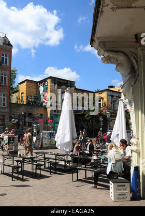 Cafés et restaurants de Schanzenviertel, Schulterblatt, Hambourg, Allemagne, Europe Banque D'Images