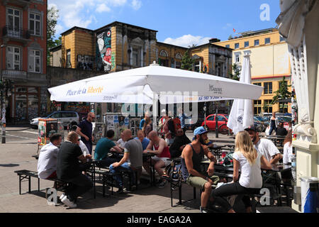 Cafés et restaurants de Schanzenviertel, Schulterblatt, Hambourg, Allemagne, Europe Banque D'Images