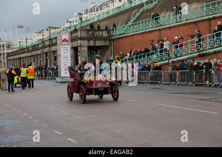 Londres à Brighton Veteran Car Rally. 2 novembre 2014 Banque D'Images