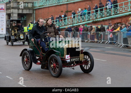 Londres à Brighton Veteran Car Rally. 2 novembre 2014 Banque D'Images