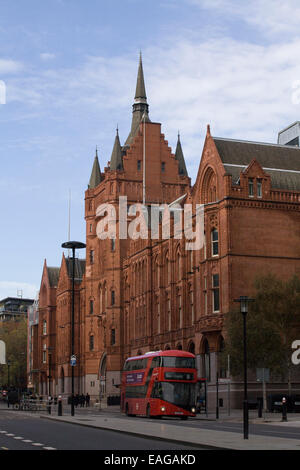 En terre cuite et en brique rouge d'assurance Prudential Building, Holborn Londres Angleterre Banque D'Images