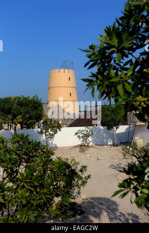 Vue de la tourelle au Al Dar beach resort sur une journée ensoleillée, Royaume de Bahreïn Banque D'Images