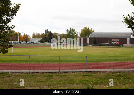 High school d'une piste de course et terrain de football à Swift Current en Saskatchewan Canada Banque D'Images