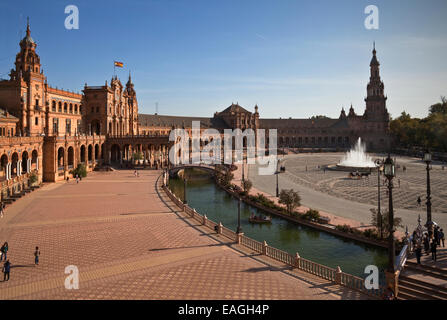 La Plaza de España, dans la région de Parque de Maria Luisa construit pour l'exposition 1929 Ibero-Americana à Séville, Andalousie, Espagne Banque D'Images