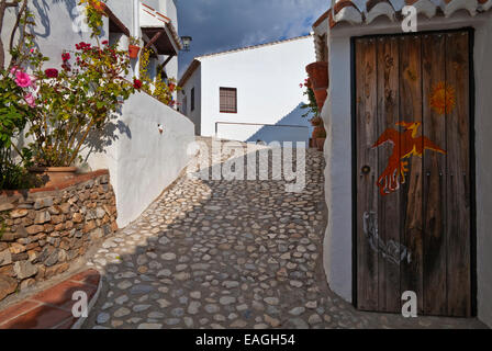 El Acebuchal Scène de rue, dans les montagnes près de Nerja, Costa del Sol, Malaga Province, Andlaucia, Espagne Banque D'Images