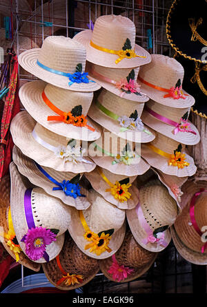 Femmes chapeaux Sombreros marché intérieur Oaxaca Mexique Banque D'Images