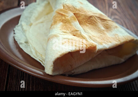 Markook - pain plat commun dans les pays du Levant.Yufka est un pain turc. Il s'agit d'un mince, ronde, et des pains sans levain télévision bre Banque D'Images