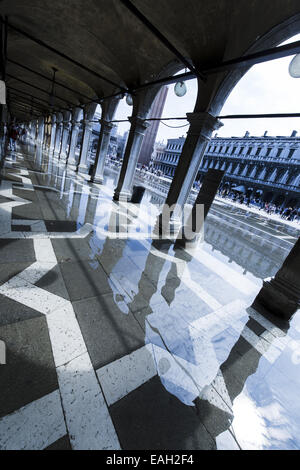 Partiellement inondé la Piazza San Marco, Venise, Vénétie, Italie Banque D'Images