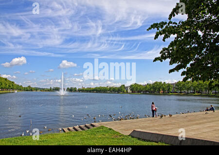 Le lac Pfaffenteich et Schwerin ville, région de Mecklembourg-Poméranie-Occidentale, Allemagne Banque D'Images