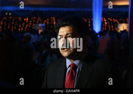 Dhaka 14 novembre 2014. Hamid Mir est un journaliste pakistanais, chef d'antenne, et la sécurité de l'analyste. Hamid Mir est journaliste et auteur, Directeur de la rédaction de la télévision Geo le Pakistan, animateur de l'émission d'affaires actuel, parler de capital de chroniqueur Daily Jang,Islamabad. Banque D'Images