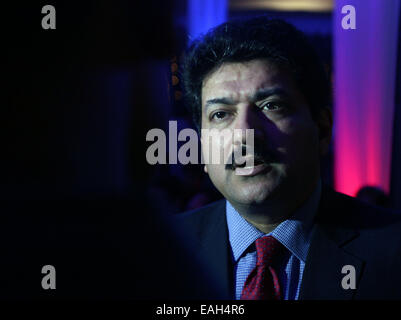 Dhaka 14 novembre 2014. Hamid Mir est un journaliste pakistanais, chef d'antenne, et la sécurité de l'analyste. Hamid Mir est journaliste et auteur, Directeur de la rédaction de la télévision Geo le Pakistan, animateur de l'émission d'affaires actuel, parler de capital de chroniqueur Daily Jang,Islamabad. Banque D'Images