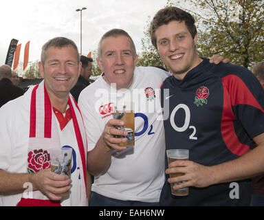 London, Middlesex, Royaume-Uni. 15 Nov, 2014. Le 15 novembre 2014. Angleterre fans avant l'Angleterre -V- Afrique du Sud match à Twickenham : Steve Flynn-ZUMA Press Crédit : Steve Flynn/ZUMA/Alamy Fil Live News Banque D'Images