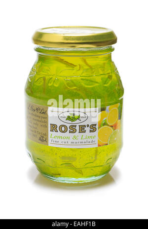 Un pot de roses fine cut marmelade citron et lime non ouvert et isolé sur un fond blanc. En Angleterre, Royaume-Uni, Angleterre Banque D'Images