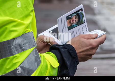 Rochester, au Royaume-Uni. 15 Nov, 2014. La Grande-Bretagne premier affrontement partisans avec Anti-Fascists Crédit : Guy Josse/Alamy Live News Banque D'Images