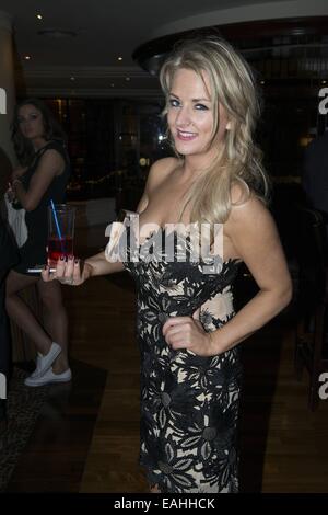 Rebecca, Shirley a sommé d'ouvrir & Direct Miss Irlande du Nord 2014 à l'Hôtel Europa avec runners-up Anna Henry & Sophia Adli. Ont été les hôtes de l'UTV Marc Mallet et ancienne Miss NI Joanne Salley, Belfast, Irlande du Nord... Avec : Melissa Curry où : Banque D'Images