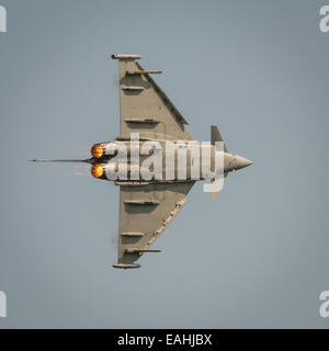 Fairford, UK - 12 juillet 2014 : Un Italien Airforce Typhoon jet afficher au Royal International Air Tattoo. Banque D'Images