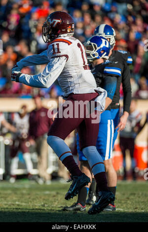 Durham, North Carolina, USA. 15 Nov, 2014. Virginia Tech CB Kendall Fuller (11) célèbre un champ manqué par le duc à la fin du 4e trimestre au cours de l'école match de football entre les Virginia Tech Hokies et le Duke Blue Devils à Wallace Wade Stadium le 15 novembre 2014 à Durham, Caroline du Nord.Virginia Tech bat Duc 17-16. Credit : Cal Sport Media/Alamy Live News Banque D'Images