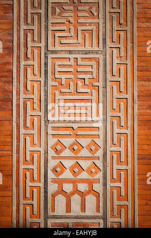 Les motifs et les symboles antiques sur un mur à Gyeongbokgung Palace à Séoul, Corée du Sud. Banque D'Images