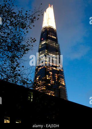 Londres, Royaume-Uni. 15 novembre, 2014. Le Shard London at Dusk Crédit : amer ghazzal/Alamy Live News Banque D'Images