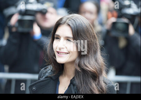 London, Londres, Royaume-Uni. 15 Nov, 2014. Les artistes arrivent à SARM Studios à Notting Hill, à l'ouest de Londres, à l'aide de la bande d'enregistrement. © ZUMA Press, Inc./Alamy Live News Banque D'Images