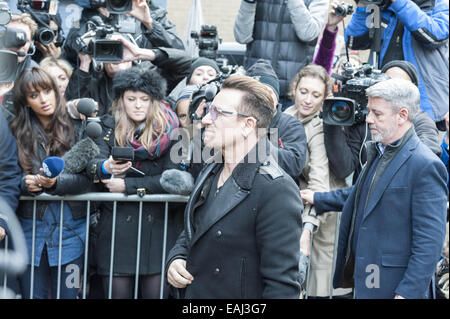 Londres, Royaume-Uni. 15 novembre, 2014. Les artistes arrivent à SARM Studios à Notting Hill, à l'ouest de Londres, à l'aide de la bande d'enregistrement. © ZUMA Press, Inc./Alamy Live News Banque D'Images