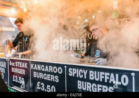 Belfast, Irlande Northerm. 15 novembre, 2014. Kangourou et d'hamburgers Buffalo par cuisson à l'assemblée annuelle du marché continental dans les motifs de Belfast City Hall Crédit : Stephen Barnes/Alamy Live News Banque D'Images