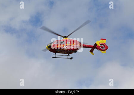 Great Western Air Ambulance décollant de Grove Park, Weston-super-Mare, Somerset, Angleterre Banque D'Images