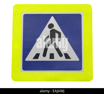 Panneau de signalisation de passage de piétons sur un fond blanc Banque D'Images