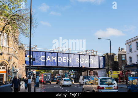 Pont ferroviaire de Camden Road - Londres Banque D'Images