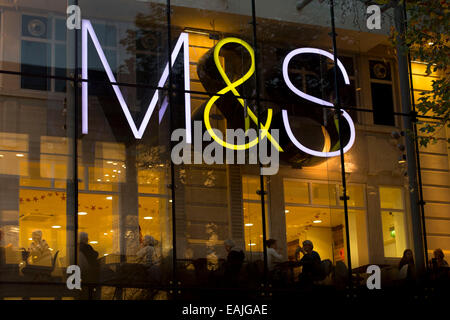 Marks and Spencers boutique sign logo. Banque D'Images