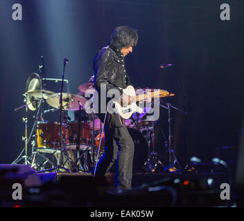 Jeff Beck performing live at the Royal Albert Hall avec : Jeff Beck Où : London, Royaume-Uni Quand : 14 mai 2014 Banque D'Images