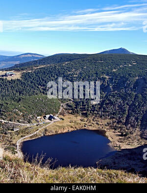 Maly Staw en montagnes de Karkonosze près des frontières tchèque-polonais Banque D'Images