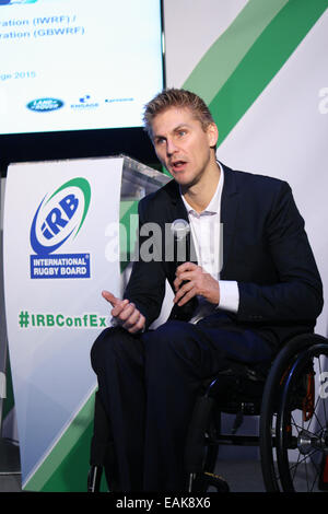 Londres, Royaume-Uni. 17 novembre 2014. Steve Brown, le capitaine de l'équipe Go prend la parole à l'International Wheelchair Rugby Federation (IWRF) / Great Britain Wheelchair Rugby Russie (GBWRF) présentation au cours de l'IRB Rugby World Conference and Exhibition à Londres. Credit : Elsie Kibue/Alamy Live News Banque D'Images