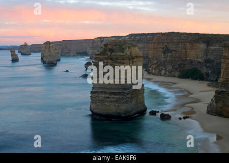 Douze Apôtres, vu de la Great Ocean Road, Port Campbell National Park, Victoria, Australie Banque D'Images