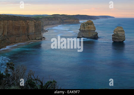 Douze Apôtres, vu de la Great Ocean Road, Port Campbell National Park, Victoria, Australie Banque D'Images