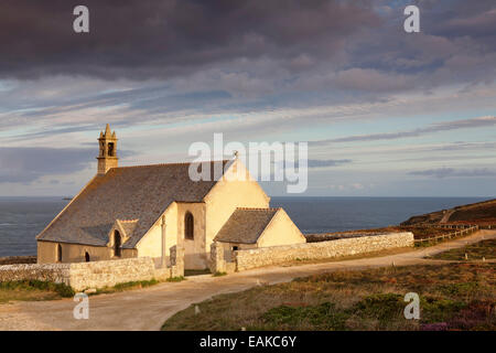 Chapelle Saint ils au cap de Pointe du Van, Finistère, Bretagne, France Banque D'Images