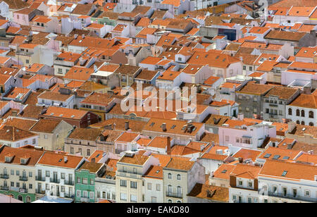 Vue sur les toits de tuiles rouges de Nazaré, Nazaré, district de Leiria, Portugal Banque D'Images