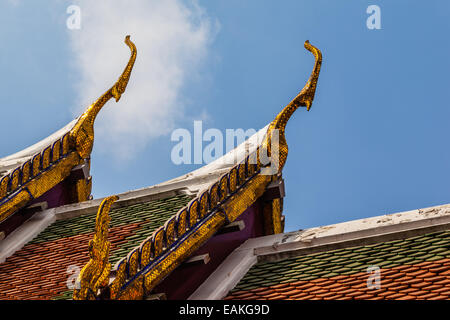 Détail tourné en Wat Phra Keo, le Temple du Bouddha d'Émeraude, Bangkok, Thaïlande. Banque D'Images