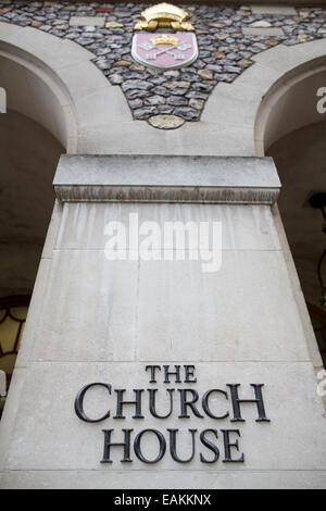 Le synode général de l'Église anglicane, House, Londres, Angleterre, Royaume-Uni. 17 novembre, 2014. L'image montre la chambre d'église, l'emplacement du Synode général aujourd'hui devrait approuver des lois autorisant la femme à être nommé et choisi pour les postes dans l'Église anglicane.Le déménagement qui vient 20 ans après la première femme ont été ordonnés prêtres pourrait voir la première femme évêque nommé de l'année prochaine. Crédit : Jeff Gilbert/Alamy Live News Banque D'Images