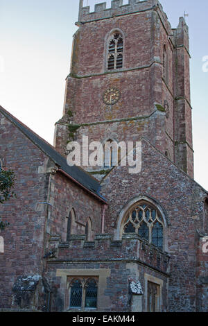 L'église de St George à Dunster à Somerset, dans un bâtiment classé grade 1 liée aux produits dans le 11e siècle Banque D'Images