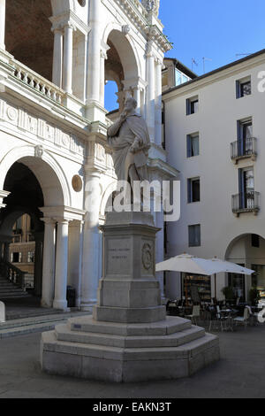 Statue d'Andrea Palladio à Vicenza, Italie, Vénétie. Banque D'Images