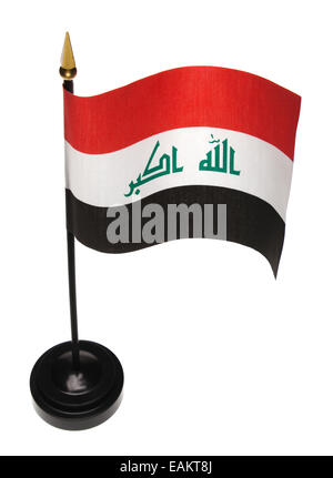 Petit drapeau de l'Irak dans un peuplement isolé sur un fond blanc. Angle élevé. Banque D'Images